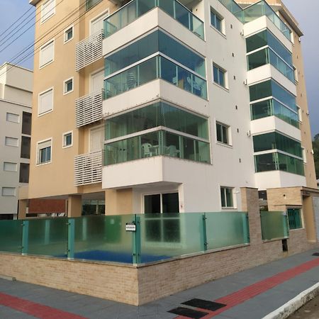 Praia de Palmas - à 50 metros do Mar Governador Celso Ramos Exterior foto