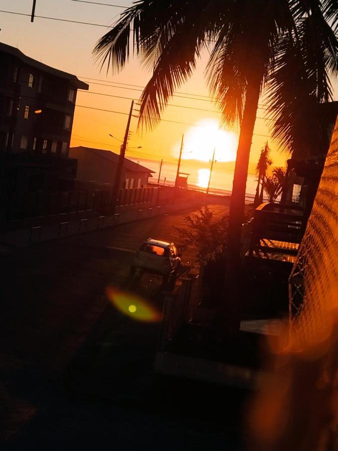 Praia de Palmas - à 50 metros do Mar Governador Celso Ramos Exterior foto