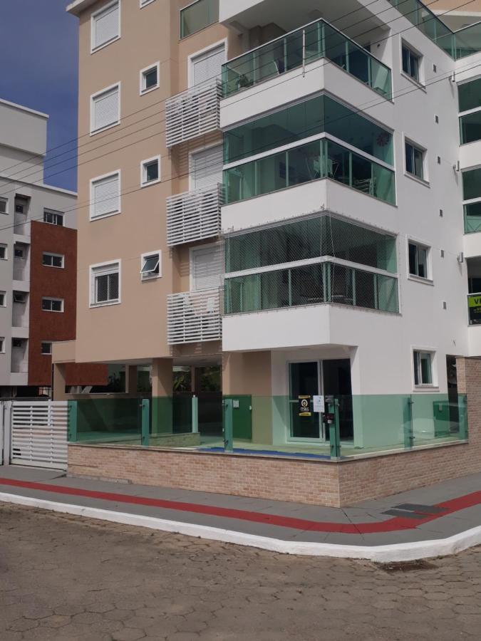 Praia de Palmas - à 50 metros do Mar Governador Celso Ramos Exterior foto